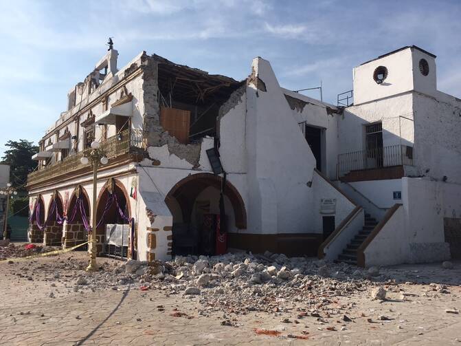 The Jojutla Municipal Palace, in Morelos State, was heavily damaged by last week’s earthquake in Mexico. (AP Photo/Carlos Rodriguez)